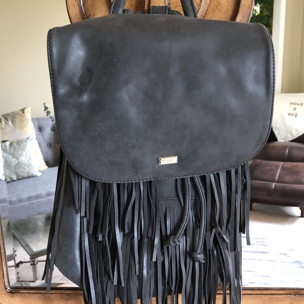 Backpack - Picture 2 of 7